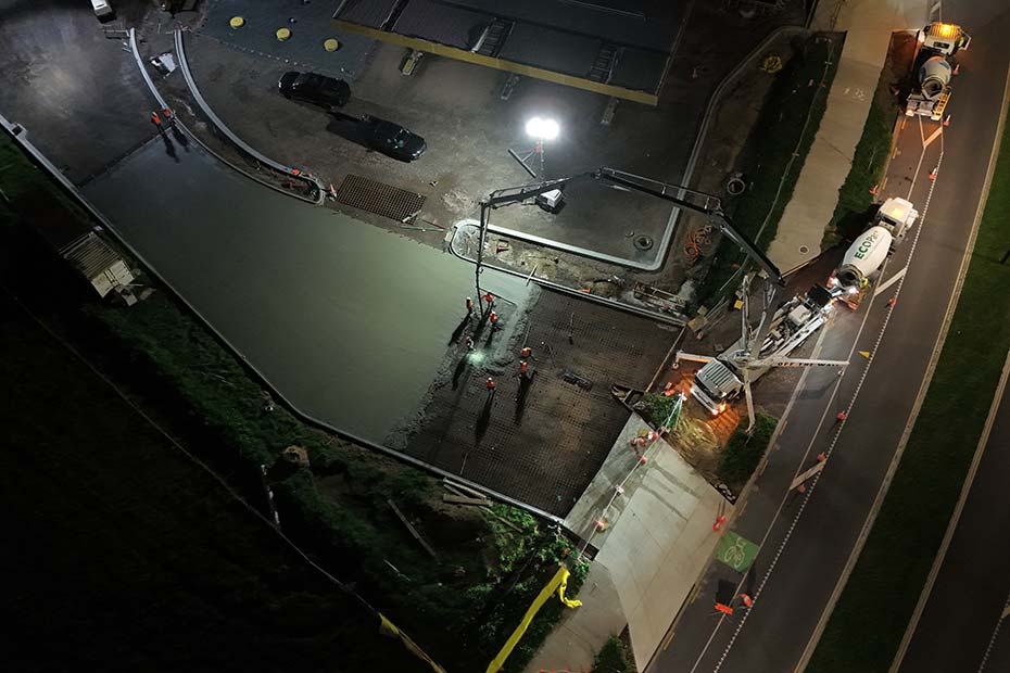 night time concrete pour at z tauriko