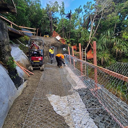 building the retaining structure in situ cassidy construction team